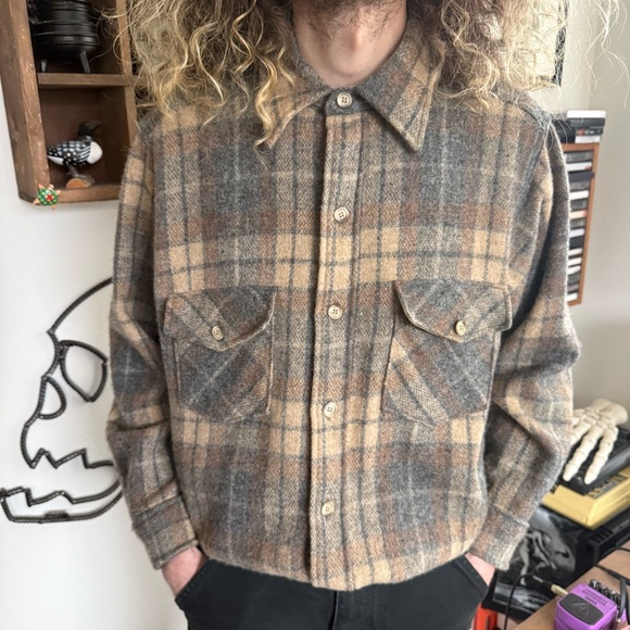 Vintage 60s Woolrich Earthy Plaid Wool Button Down Shirt USA Made ~ Size Large - Picture 2 of 8